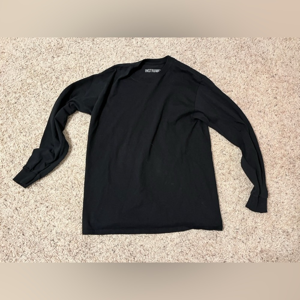 Vintage Black Skater Style Men’s Size M Long Sleeve Instruments Tee!